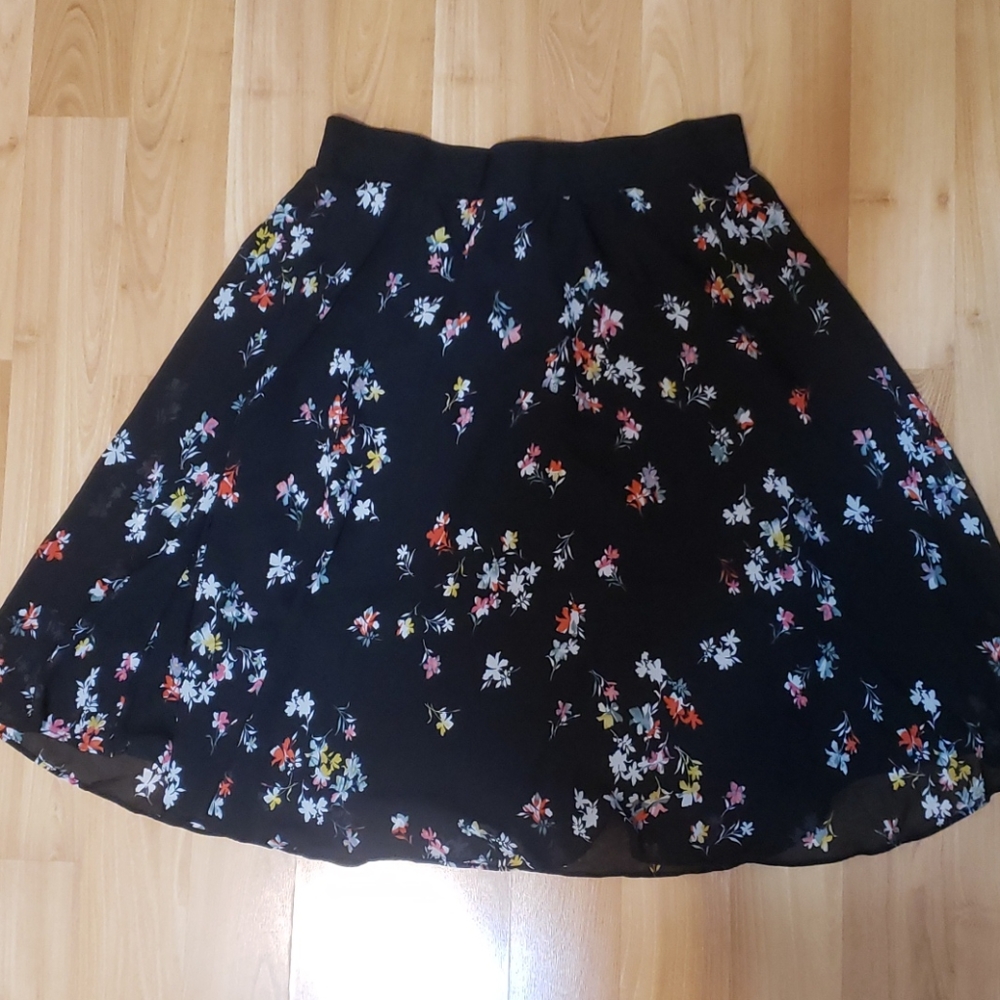 Ann taylor black floral elastic skirt
